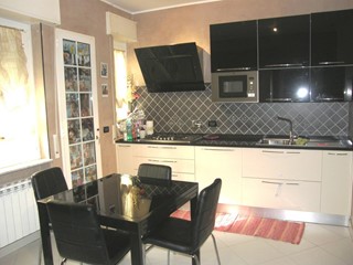 Appartamento in Vendita a Genova, 114'000&euro;, 68 m²