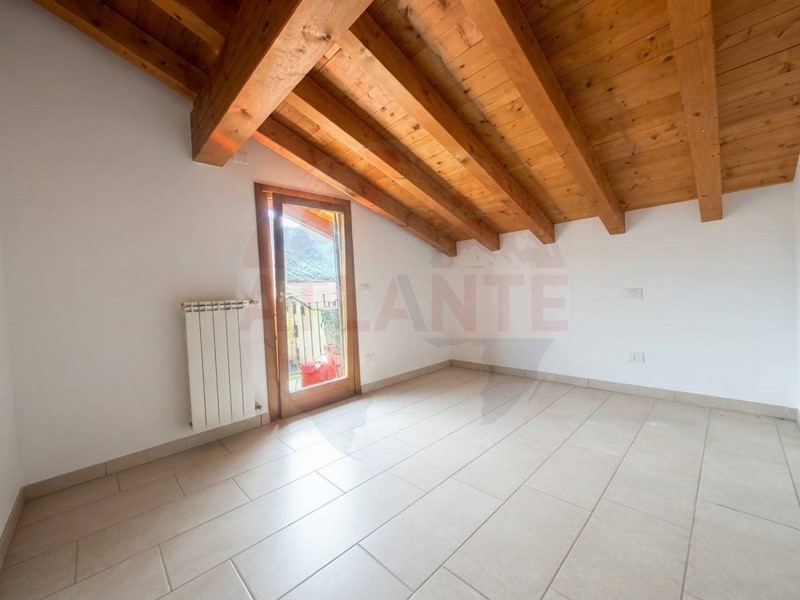 Trilocale in Vendita a Zone, 125'000&euro;, 68 m²