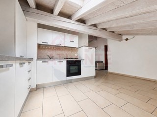 Trilocale in Vendita a Zone, 125'000&euro;, 68 m²