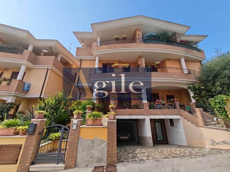 Appartamento in Vendita a Nereto, 240'000&euro;, 220 m²