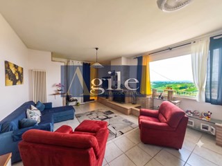 Appartamento in Vendita a Colonnella, 175'000&euro;, 200 m²