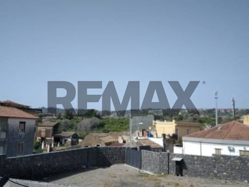 Appartamento in Vendita a Acireale, 69'000&euro;, 94 m²