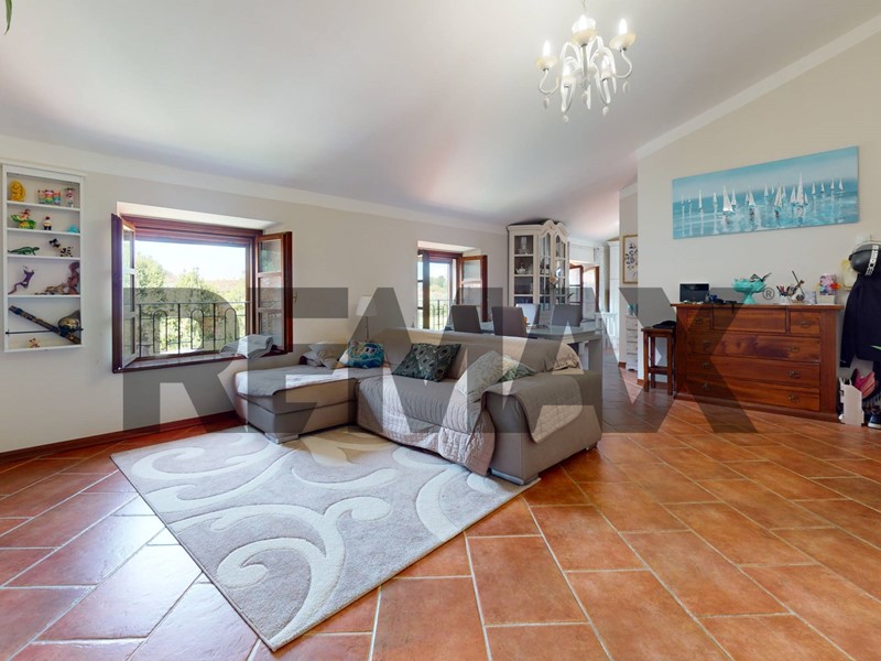 Appartamento in Vendita a Camaiore, 240'000&euro;, 96 m²