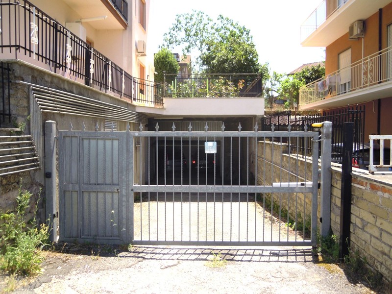 Quadrilocale in Vendita a Roma, 355'000&euro;, 160 m²