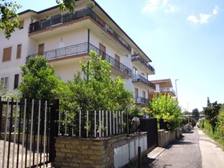 Quadrilocale in Vendita a Roma, 355'000&euro;, 160 m²