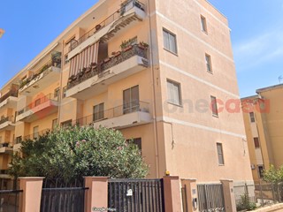 Trilocale in Vendita a Reggio Calabria, 70'000&euro;, 102 m², arredato