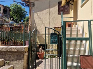 Trilocale in Vendita a Rocca di Papa, 79'000&euro;, 70 m²