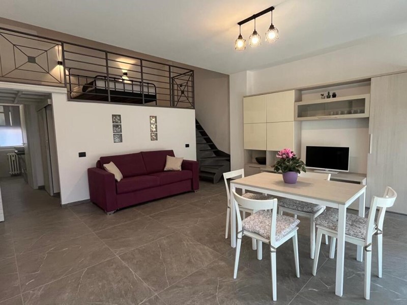 Trilocale in Affitto a Saronno, 70 m², arredato