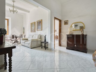 Quadrilocale in Vendita a Livorno, zona CENTRO, 175'000&euro;, 111 m²