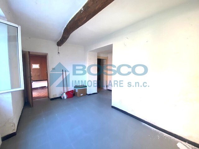 Trilocale in Vendita a La Spezia, 57'000&euro;, 45 m²