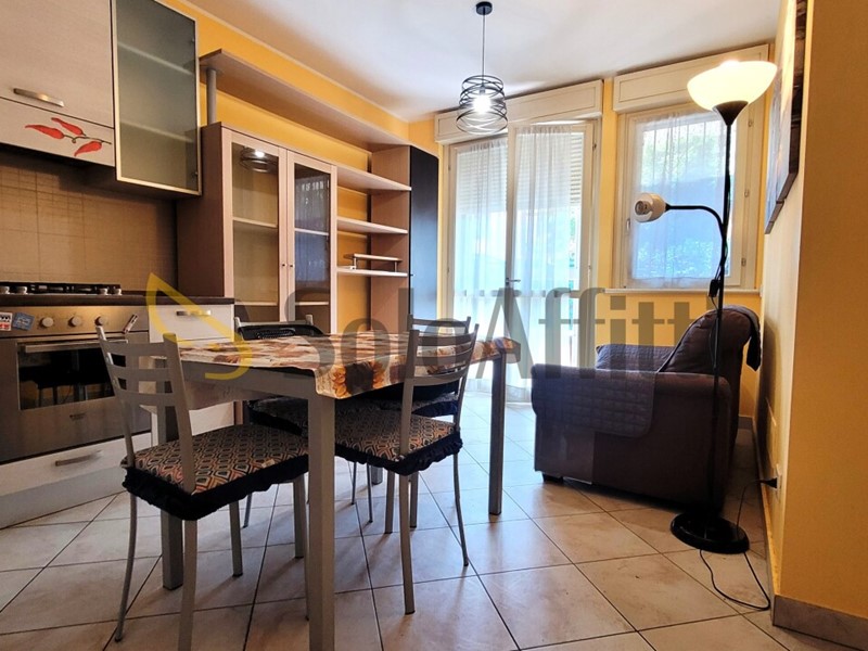 Bilocale in Affitto a Rescaldina, 750&euro;, 70 m², arredato, con Box