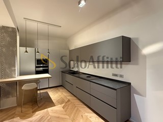 Bilocale in Affitto a Torino, zona Centro Storico, 1'490&euro;, 74 m², arredato