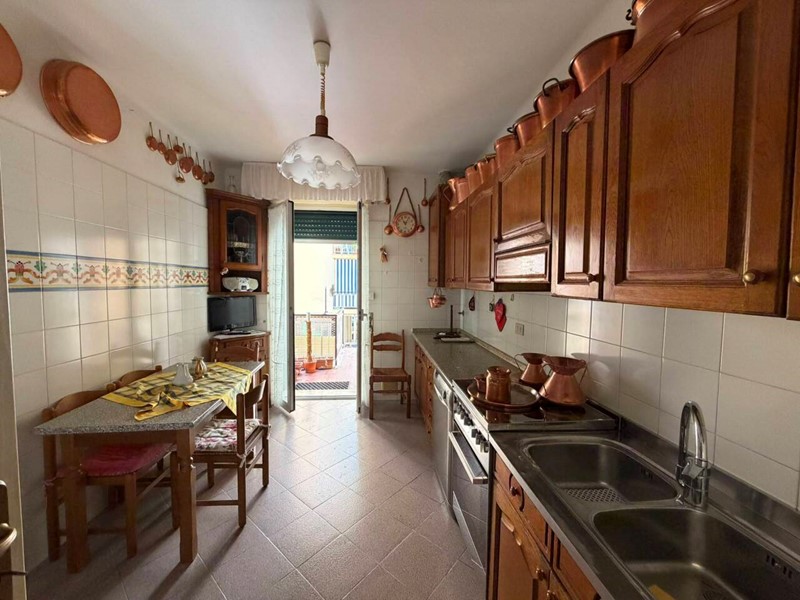 Quadrilocale in Vendita a Sanremo, zona San Martino, 230'000&euro;, 95 m², arredato