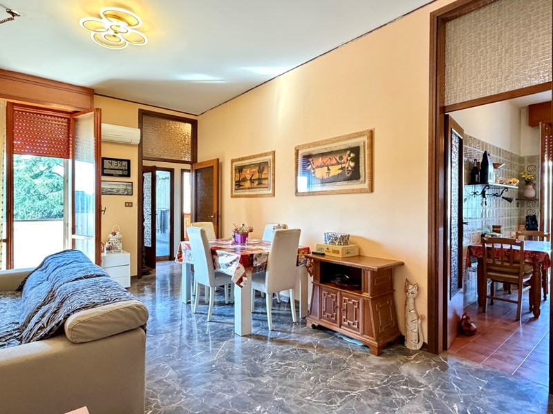 Quadrilocale in Vendita a Ozzano dell'Emilia, 248'000&euro;, 87 m², con Box