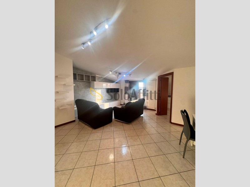 Quadrilocale in Affitto a Pescara, zona Tribunale Nuovo, 850&euro;, 120 m², arredato