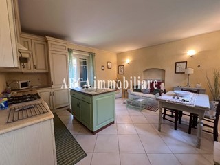 Trilocale in Vendita a Pietrasanta, 295'000&euro;, 55 m², arredato