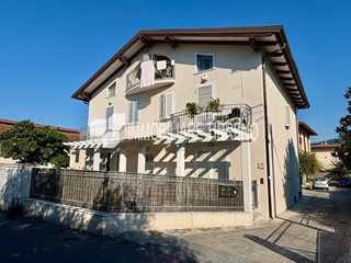 Appartamento in Vendita a Massa, 375'000&euro;, 125 m², arredato