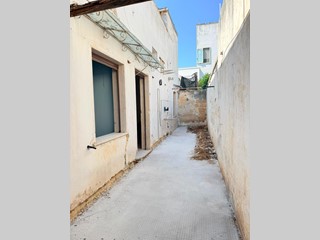 Appartamento in Vendita a Lequile, 68'000&euro;, 210 m², con Box