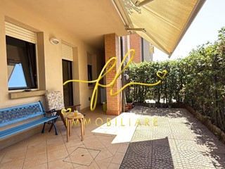Trilocale in Vendita a Cecina, zona Cecina Marina, 198'000&euro;, 56 m², con Box