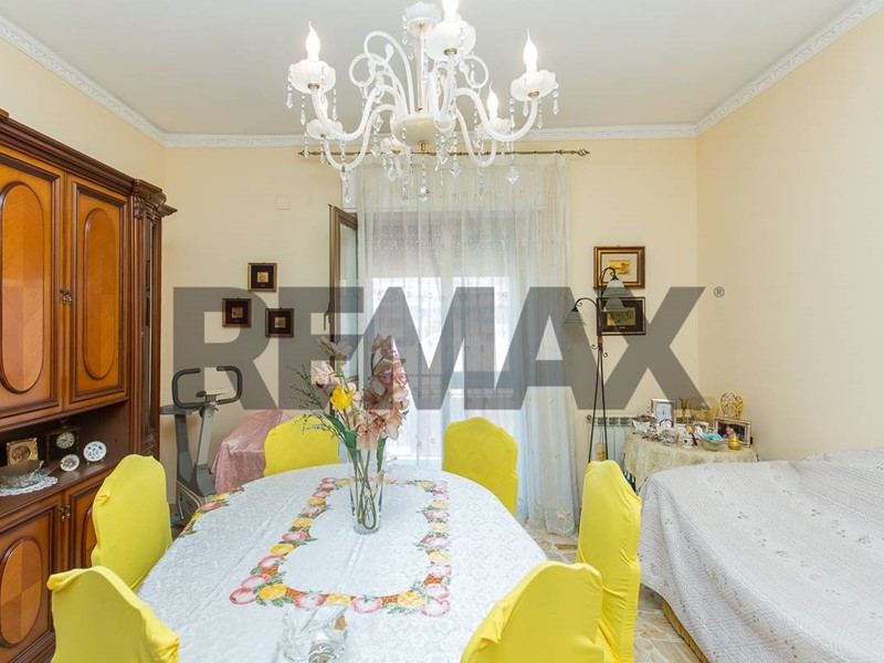 Quadrilocale in Vendita a Giarre, 85'000&euro;, 97 m²