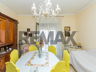 Quadrilocale in Vendita a Giarre, 85'000&euro;, 97 m²