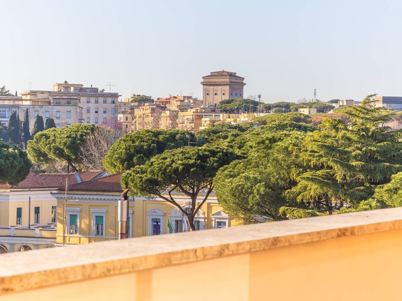 Trilocale in Vendita a Roma, 360'000&euro;, 107 m²