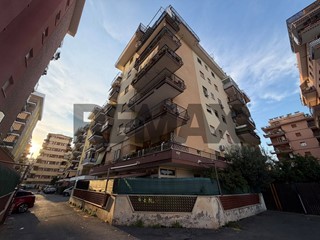 Trilocale in Vendita a Ladispoli, 155'000&euro;, 100 m²
