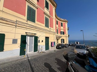 Bilocale in Vendita a Napoli, 249'000&euro;, 52 m²