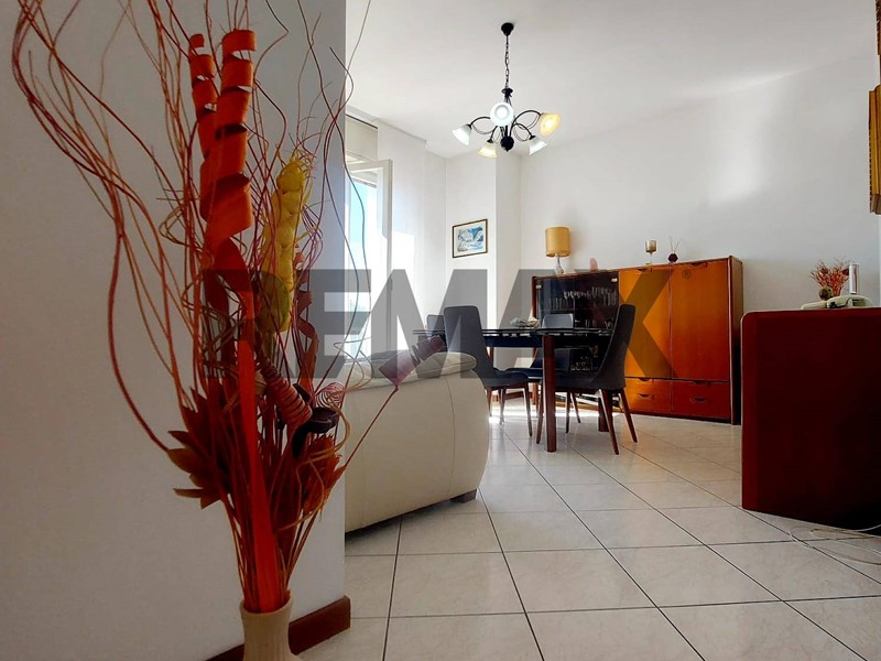Trilocale in Vendita a Varese, 135'500&euro;, 98 m²