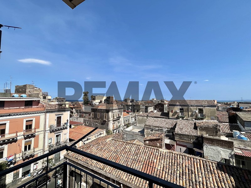 Appartamento in Vendita a Catania, 95'000&euro;, 106 m²