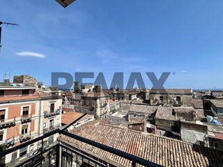 Appartamento in Vendita a Catania, 95'000&euro;, 106 m²