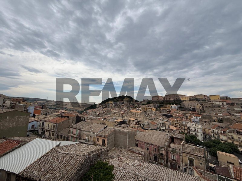 Quadrilocale in Vendita a Buccheri, 32'000&euro;, 129 m²