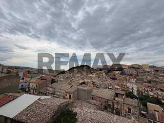 Quadrilocale in Vendita a Buccheri, 32'000&euro;, 129 m²