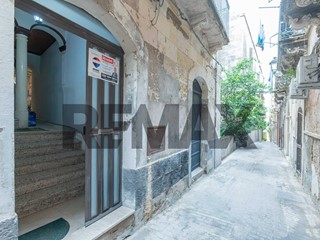 Appartamento in Vendita a Siracusa, 470'000&euro;, 359 m²