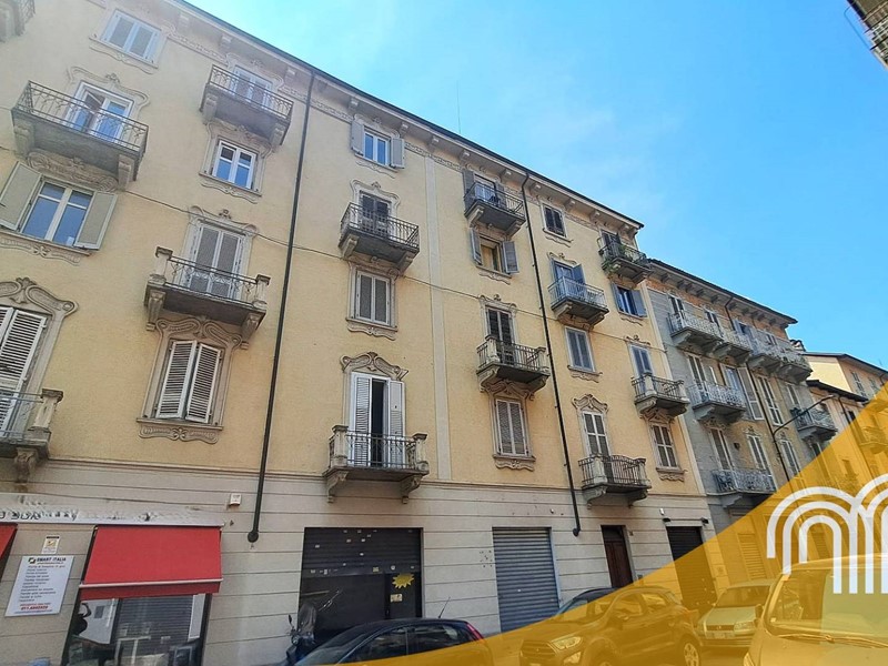 Bilocale in Vendita a Torino, 119'000&euro;, 65 m²