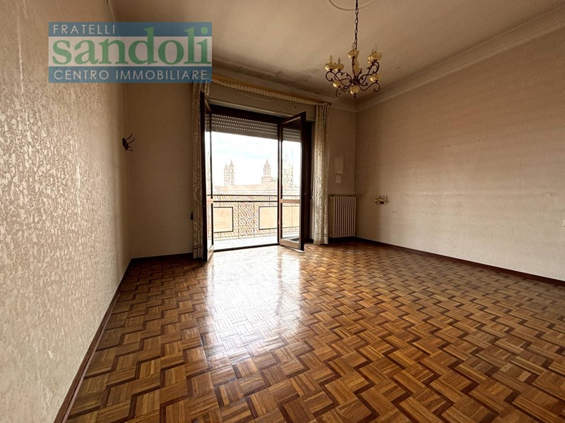 Quadrilocale in Vendita a Vercelli, 125'000&euro;, 100 m²