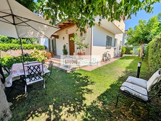 Appartamento in Vendita a Pietrasanta, 670'000&euro;, 115 m²