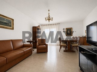 Quadrilocale in Vendita a Falconara Marittima, 183'000&euro;, 124 m²