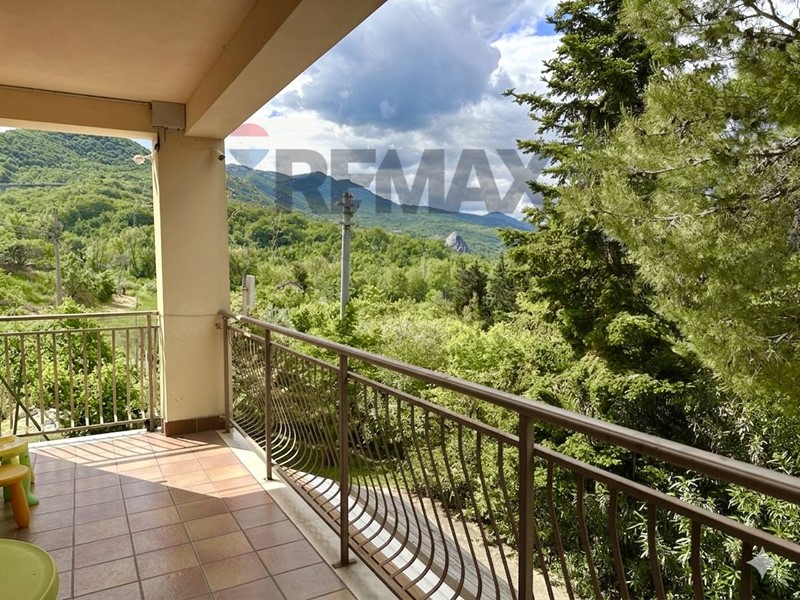 Appartamento in Vendita a Colledimezzo, 84'000&euro;, 165 m²