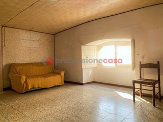 Trilocale in Vendita a Catania, 99'000&euro;, 90 m²