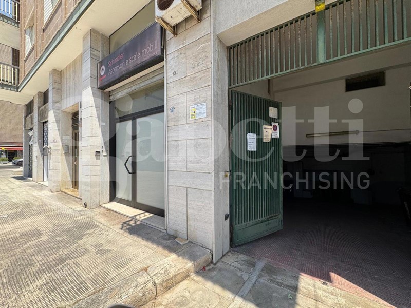 Appartamento in Vendita a Lecce, 195'000&euro;, 160 m², arredato