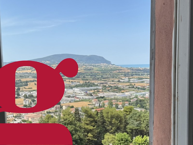 Appartamento in Vendita a Loreto, 115'000&euro;, 110 m², arredato
