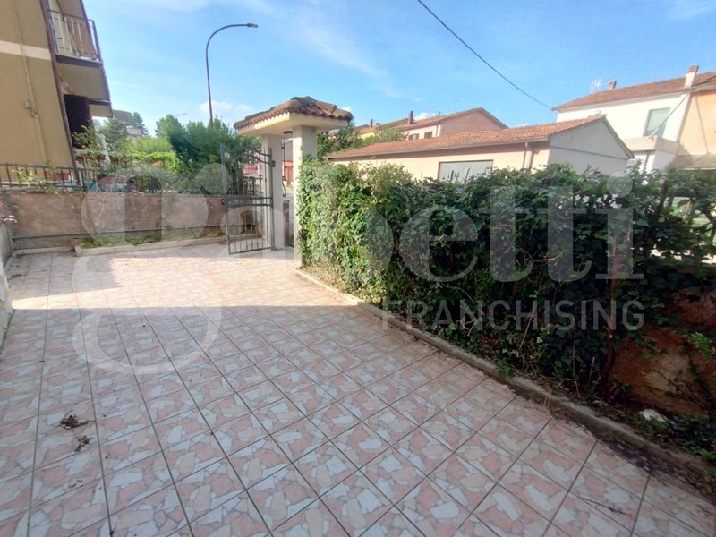 Appartamento in Vendita a Tagliacozzo, 89'000&euro;, 200 m²