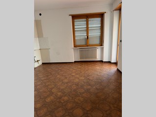 Quadrilocale in Vendita a Narzole, 135'000&euro;, 125 m², con Box