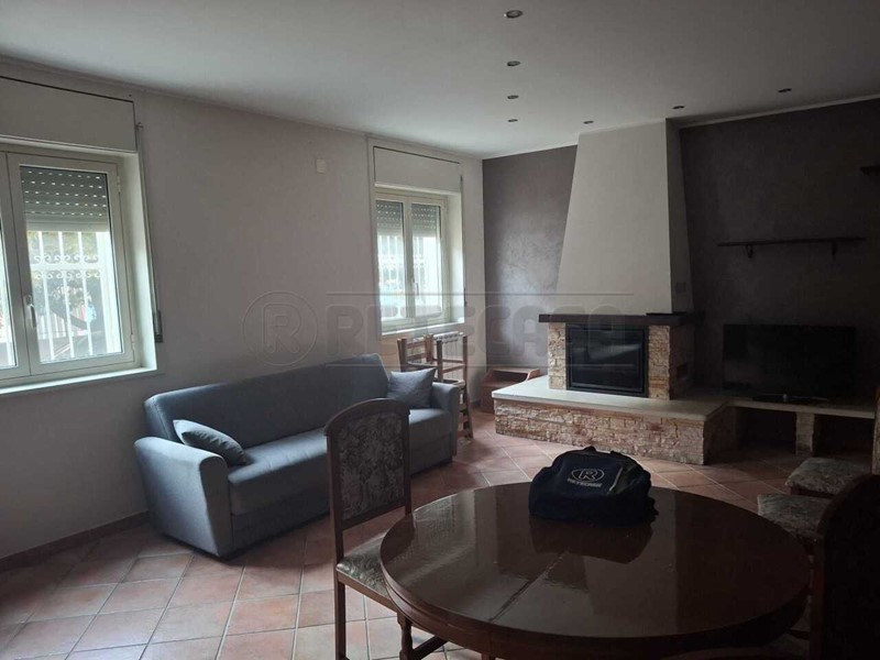 Appartamento in Affitto a Siracusa, 700&euro;, 133 m², arredato