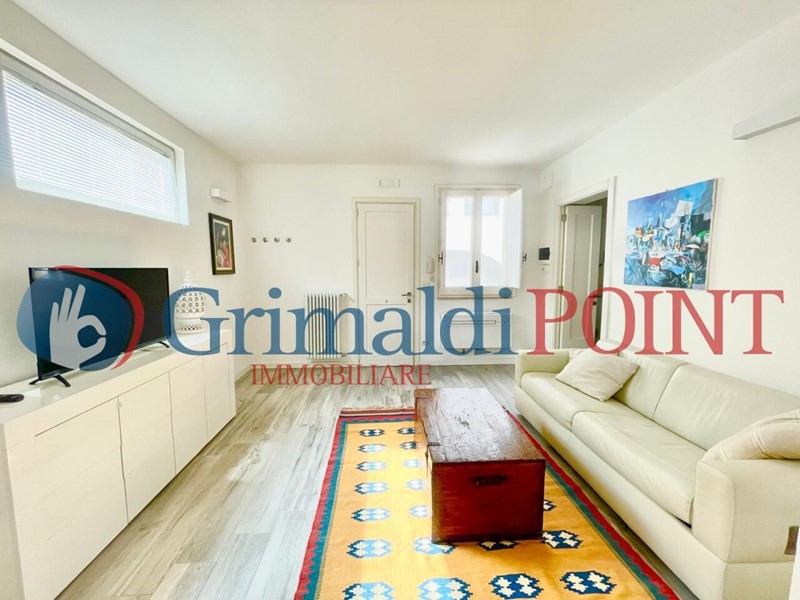 Quadrilocale in Affitto a Lecce, 900&euro;, 88 m², arredato