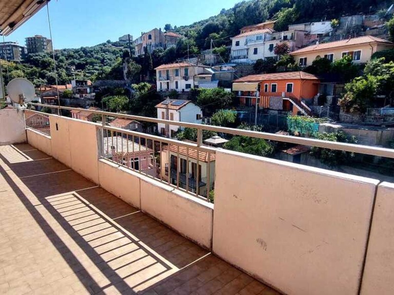Appartamento in Vendita a Imperia, 195'000&euro;, 93 m², con Box