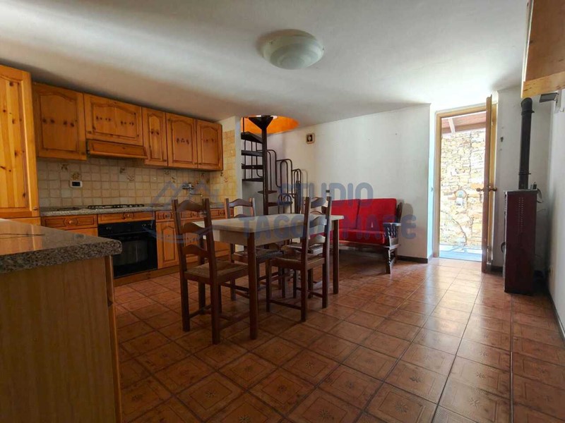 Bilocale in Vendita a Sanremo, zona Coldirodi, 155'000&euro;, 50 m²
