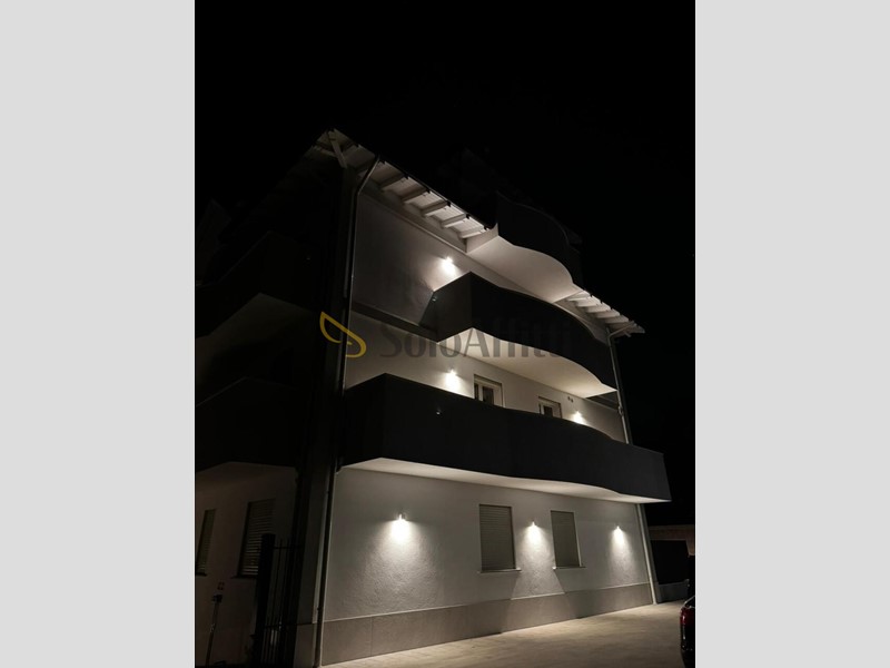 Bilocale in Affitto a Magnago, 700&euro;, 78 m², con Box