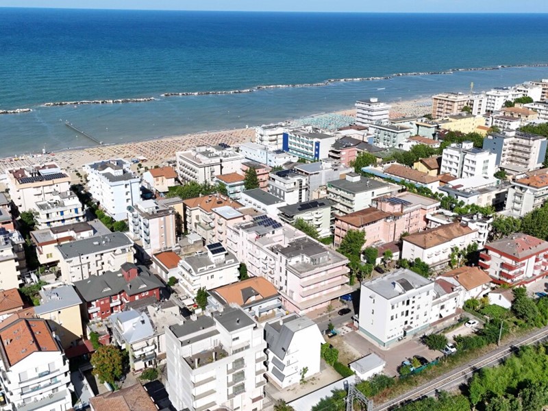 Appartamento in Vendita a Bellaria Igea Marina, 1'250'000&euro;, 750 m², con Box